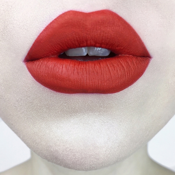 Kat von D lipstick - Picture 2 of 5